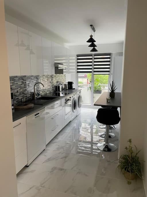 Superbe Appartement Carre Delfino Port De Nice Eksteriør billede